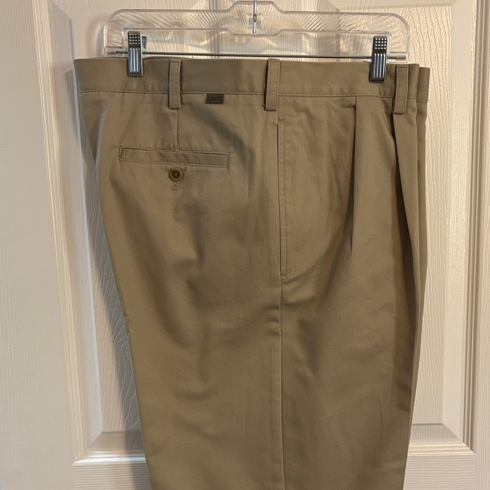 Men's Izod Tan Chinos, Pleated Front 38x30